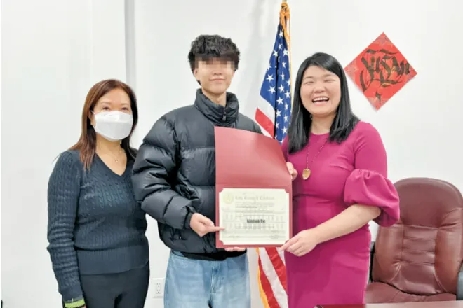 华裔少年举报嫌犯助警方破案，警方竟因技术原因拒给悬赏金